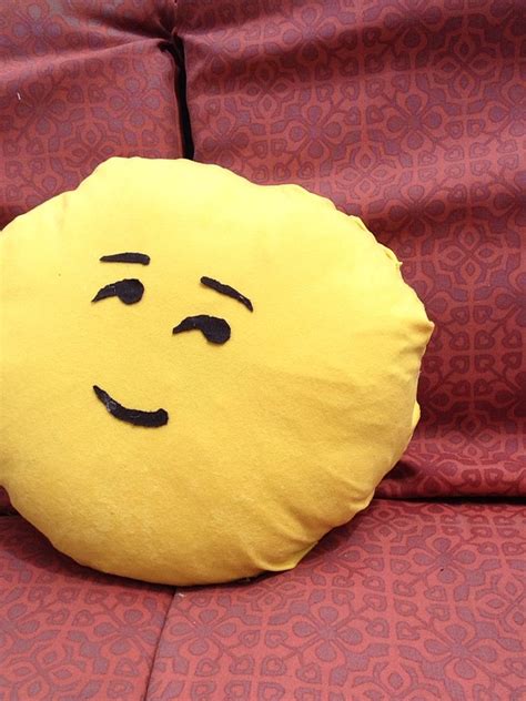 Diy Emoji Pillow Emoji Pillows Sewing Projects Diy