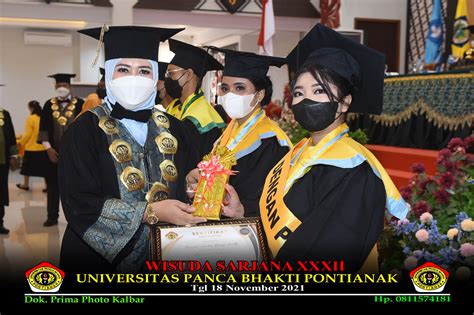 Wisuda Xxxii And Xxxiii Universitas Panca Bhakti Universitas Panca Bhakti
