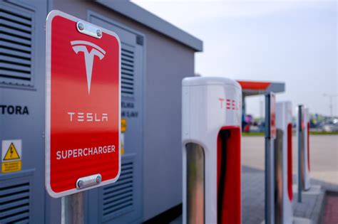 If there isn't a supercharger station on your route, you can also use a destination charging location. Pierwszy Tesla Supercharger w Polsce - już otwarty pod ...