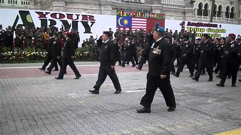 Perbarisan Tentera Darat Malaysia Tdm 2011 3 Youtube