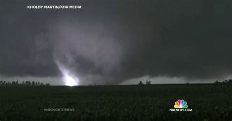 Massive Tornadoes Cause Severe Damage In Western Illinois