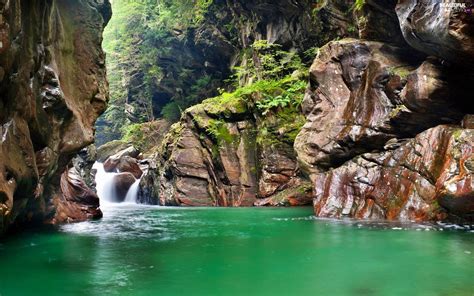 Waterfall Rocks Turquoise Lake Beautiful Views Wallpapers 2560x1600