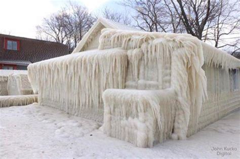 This House In Upstate New York Is Completely Encased In Ice Cbs News