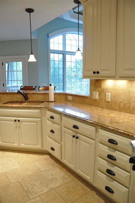 Painting kitchen cabinets rejuvenates your home. Painting Kitchen Cabinets Before and After ...