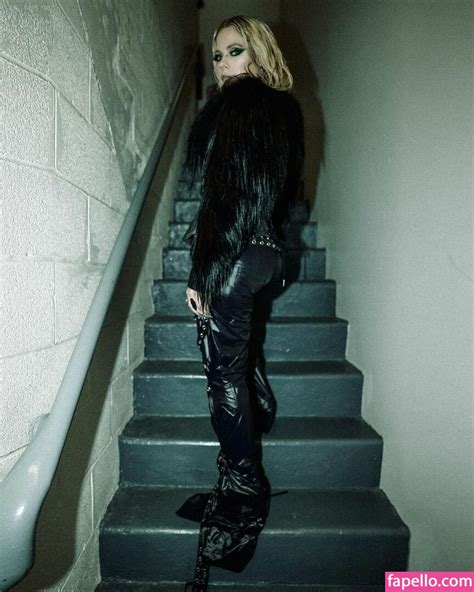 Avril Lavigne Avrillavigne Nude Leaked Onlyfans Photo