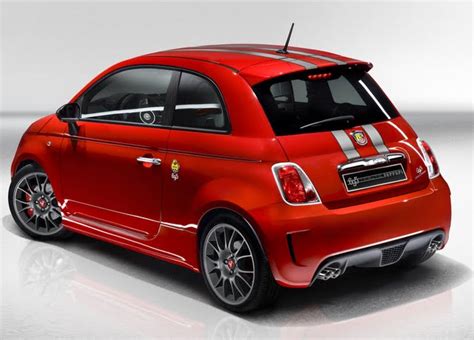 Ferrari does not sell new cars by pininfarina in 2018. Fotos do Fiat 500 Tributo Ferrari 695 Abarth, que chega em outubro na Europa