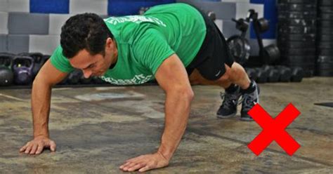 7 Common Mistakes Youre Probably Making While Doing Push Ups Scoopwhoop
