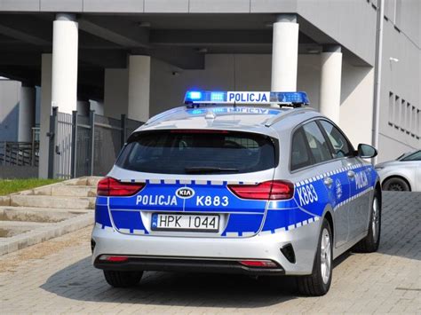 Nowy Radiowóz Dla Jasielskich Policjantów Benzynowy Silnik 15 T Gdi O