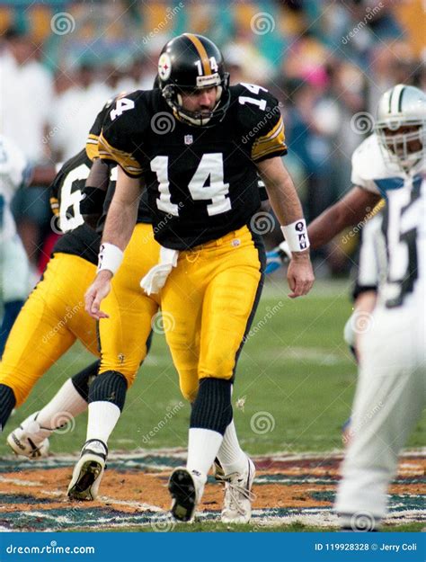 Neil O Donnell Of The Pittsburgh Steelers Editorial Stock Photo