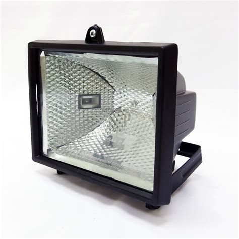 Unsurpassed light quality adds depth, drama and interest to any room. 500W R7s IP 44 Halogen Flood Light Square (Black)