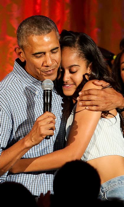 Barack And Michelle Obama Help Daughter Malia Move Into Harvard Dorm