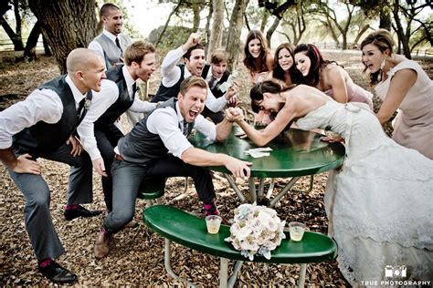 50 Ideas Para Fotos Divertidas De Bodas