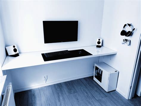 It Dont Matter If Its Black Or White Computer Desk Setup Pc Desk