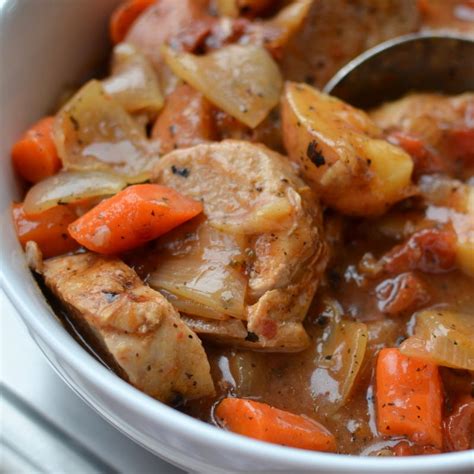 Whenever i have friends over for dinner (or for a special night with the so) i whip this up and everyone is impressed. Roasted Pork Tenderloin with Vegetables | RecipeLion.com