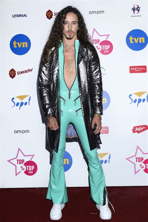 Czy to ty poplamiłeś sukienkę edyty górniak na preselekcjach? Michał Szpak - Michał Szpak wyjedzie z Polski? Wiemy dlaczego!