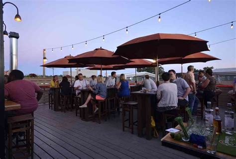 Best Rooftop Bars In Washington Dc Where To Drink With A View
