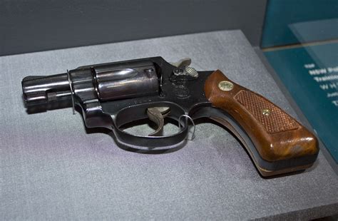Filemodel 36 38 Calibre Smith And Wesson Which Was Issued To Women In