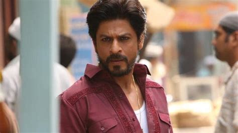 shah rukh khan takes a dig at himself in hilarious video as raees completes three years watch