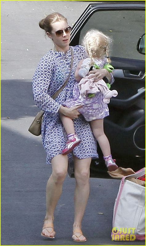 Amy Adams Pool Party With Daughter Aviana Photo 2824112 Amy Adams