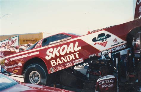 Solve Don Prudhommes Skoal Bandit Firechikin Funny Car Jigsaw Puzzle