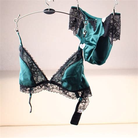 Summer Style Satin Silk Underwear Thin Sexy Lace Comfortable Lingerie Set Sexy Satin Bra And