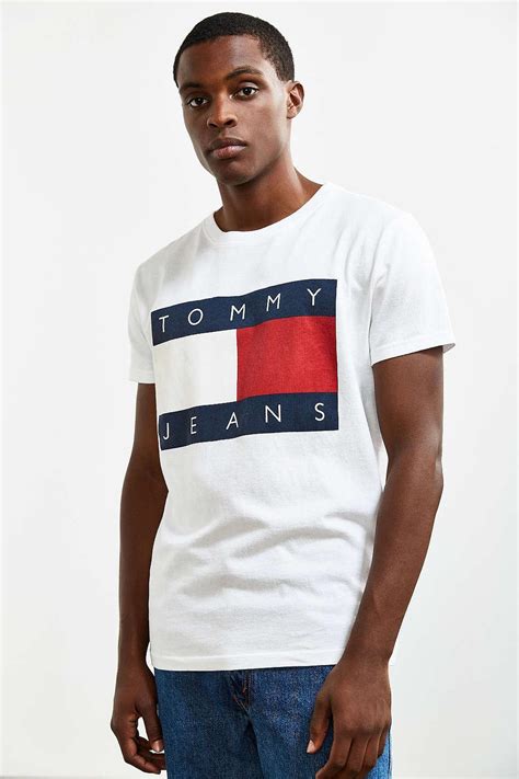 Shop our full range of tommy jeans men's clothing online today. Lyst - Tommy Hilfiger Tommy Jeans For Uo '90s Logo Tee in ...