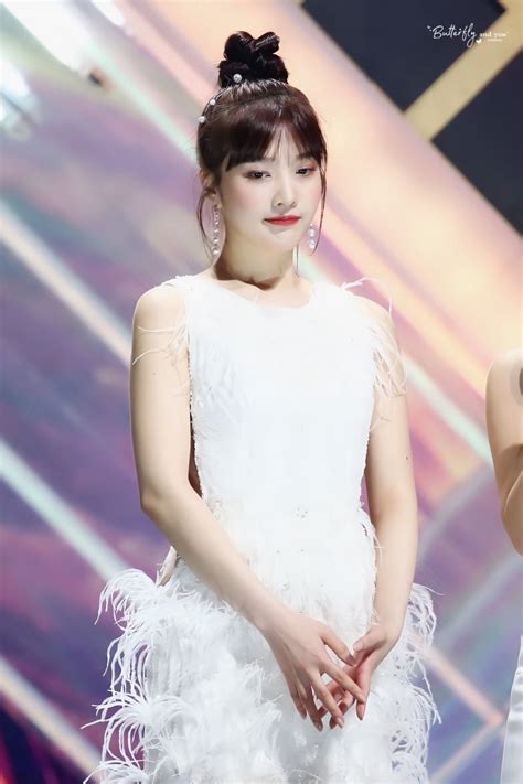 레전드 키드모 선생의 레전드 컬렉션~!! 레드벨벳 조이 미모 레전드 찍은 날 > HOT연예인