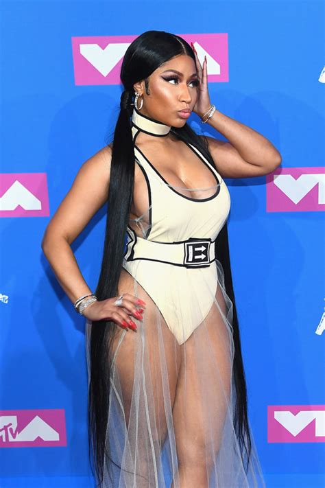 2018 Mtv Video Music Awards Nicki Minaj Wears An Imaginary Dress Tom
