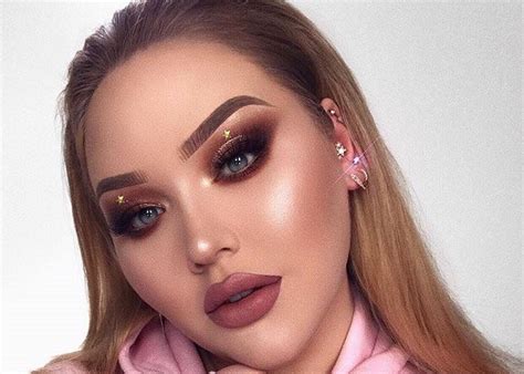 Fabulous Full Glam Makeup Looks To Flaunt This Fall Fashionisers