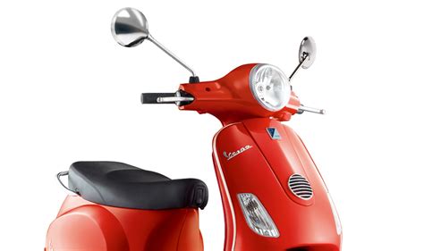 This new vespa primavera 50cc comes in 2 colors, blu vivace and grigio materia, including chromed protection bars (front and rear) and a stylish vespa backpack. Vespa RED launched in India at Rs 87,000; here is why you ...