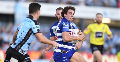 The bulldogs are still chasing their first victory of 2021 when they come up against the sharks, then the raiders sharks vs bulldogs. Sharks v Bulldogs - Round 11, 2018 - Match Centre - NRL