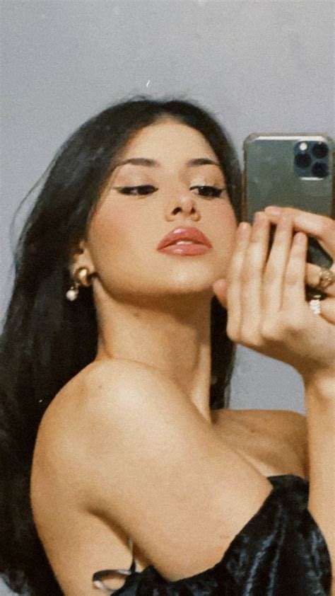 Pin By Millena On Make Up In 2022 Beauty Girl Beauty Mirror Selfie