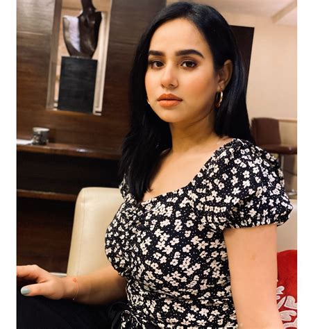 This Face And Body Of Sunanda Sharma Needs To Fuck Very Hard 🤤🤤🤤 Scrolller