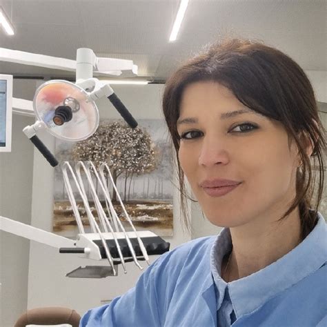 bochra ben slama chirurgien dentiste généraliste cabinet dentaire linkedin