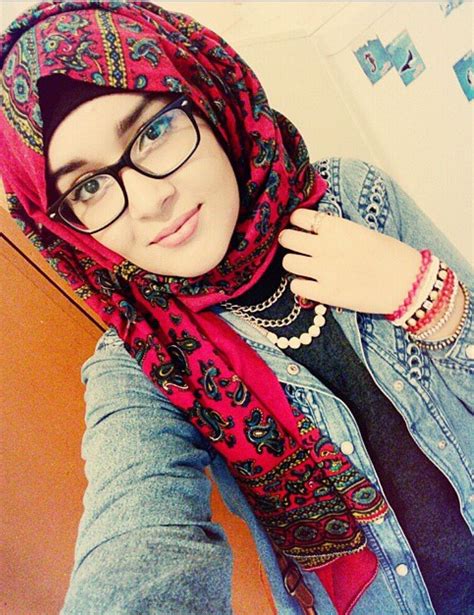 Gorgeous Hijabi With Glasses On New Hijab Muslim Hijab Hijab Scarf Islam Muslim Hijabi Girl