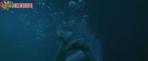 Голая Кэмерон Ричардсон в Open Water 2 Adrift