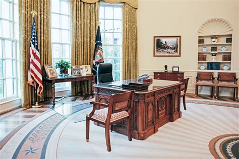 Pictures Of The Oval Office Inside The White House Resolute Desk Us