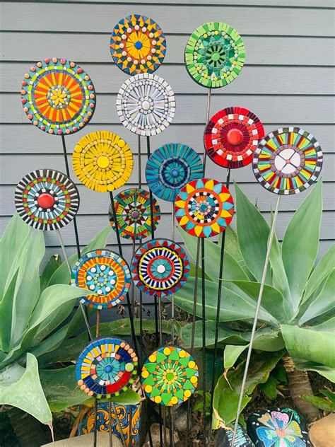 Mosaic Garden Art Garden Art Diy Garden Crafts Mosaic Art Mosaic Projects Mosaic Crafts