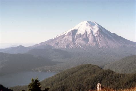 There are 50 states in the usa. How Many Active Volcanoes Are There in the United States?