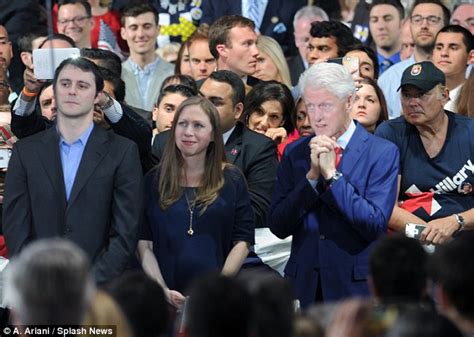 Bill Clinton Blasts Blasting Greedy Shareholders Who Invest In Hedge Funds Daily Mail Online