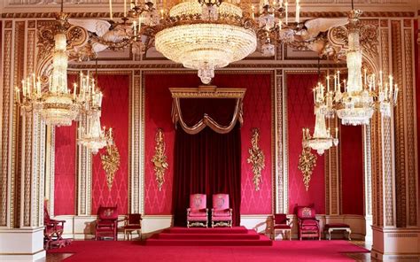 Originally queen victoria's private chapel, it. Virtual Tour of Buckingham Palace | Style | London On The ...