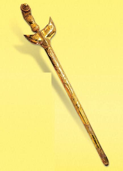 Keris panjang diraja terengganu (sumber: WARISAN RAJA & PERMAISURI MELAYU