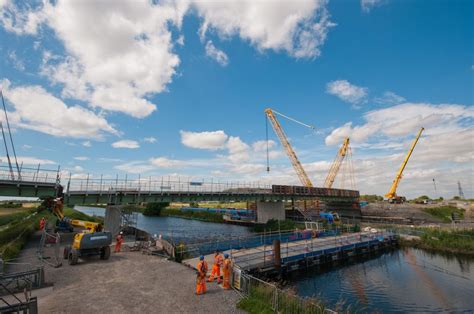 Images Balfour Beatty Lifts Bridge Beams With Uks Largest Mobile
