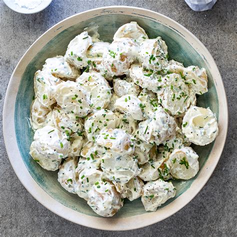 Add the egg whites, chopped. Easy sour cream potato salad - Simply Delicious