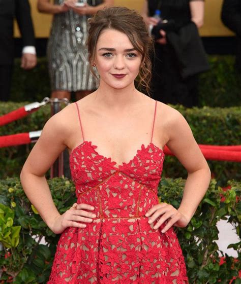 Game Of Thrones Star Maisie Williams Topless Photos Gets Leaked Online