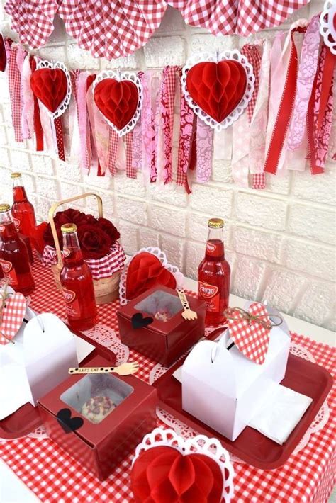 26 inspiring valentine s day decor ideas to celebrate love in 2020 valentines theme party