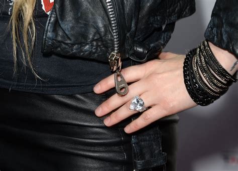 Avril Lavigne See The Most Stylish Celebrity Engagement Rings Popsugar Fashion Uk Photo 38