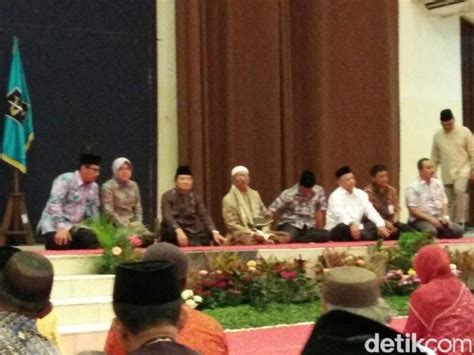 166 Pns Pemkot Surabaya Berangkat Haji Ini Pesan Risma