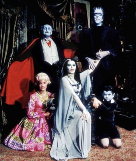 Pin By Juan Bietti On Tv Episodes Best For Halloween The Munsters