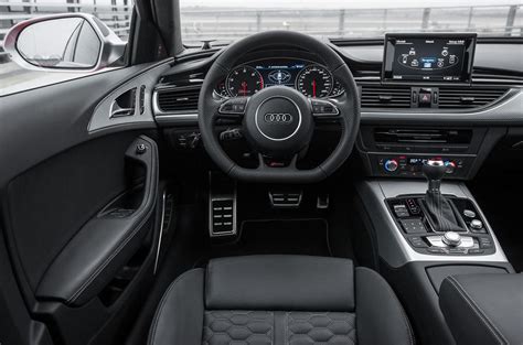 Subsidiara grupului vw, audi, a început în 1990 să dezvolte versiuni sport ale autoturismelor produse motoare v8 cu până la 480 cp pentru primul audi rs6. Audi RS6 Avant